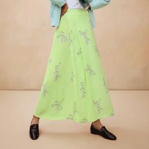 Hana Tajima’s x Uniqlo Modest Collection Floral Wrap Skirt